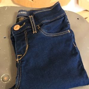 Girls sz 7 Old Navy dark denim jeggings 👖